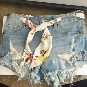 Very good condition women Jean short
